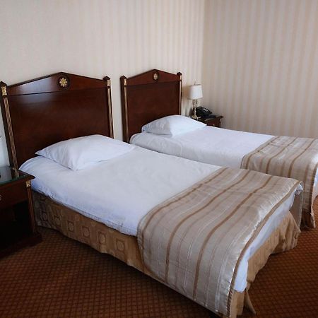 Hotel Optima Collection Podil Plaza à Kiev Extérieur photo