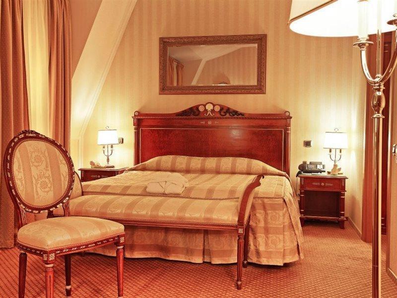 Hotel Optima Collection Podil Plaza à Kiev Extérieur photo