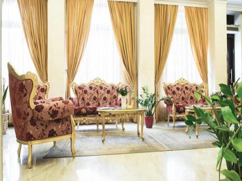 Hotel Optima Collection Podil Plaza à Kiev Extérieur photo