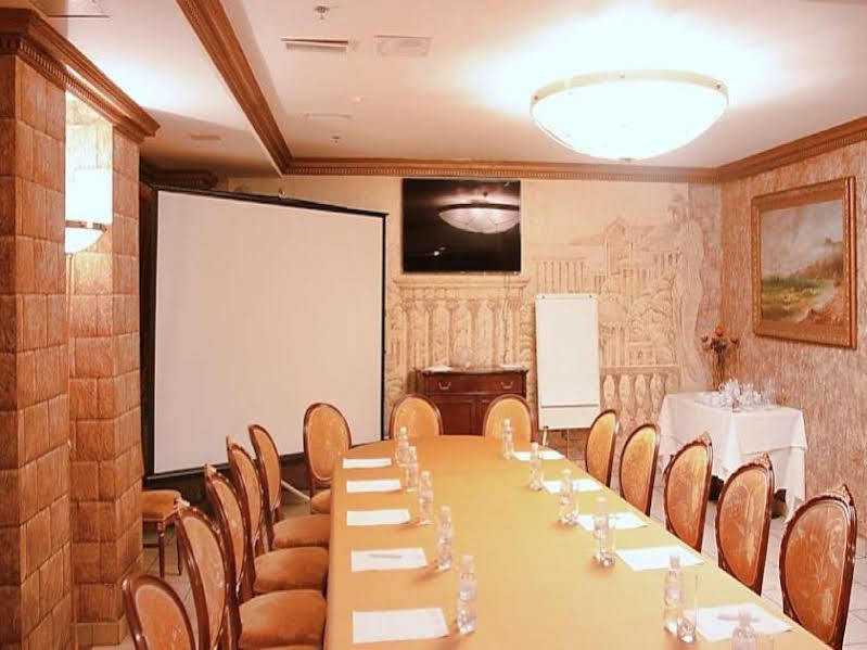 Hotel Optima Collection Podil Plaza à Kiev Extérieur photo