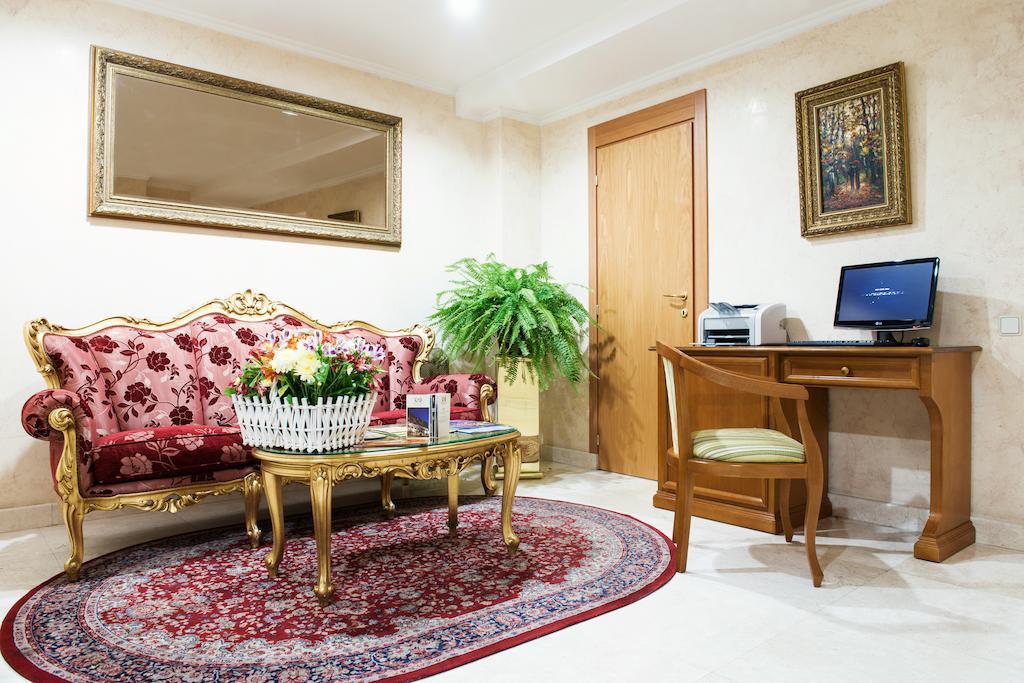 Hotel Optima Collection Podil Plaza à Kiev Extérieur photo