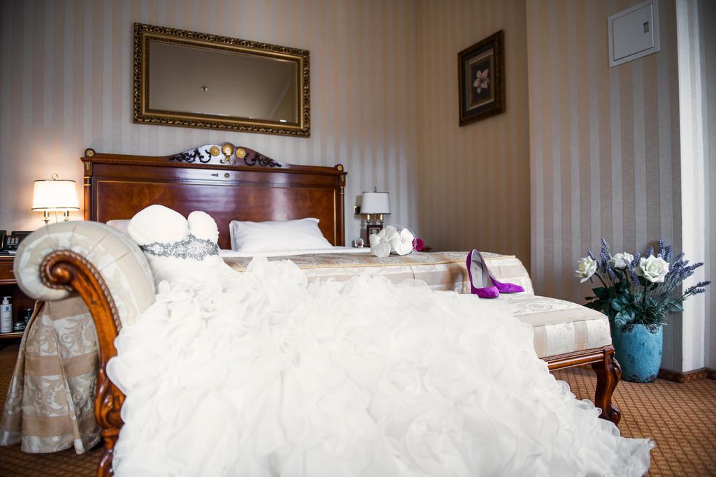 Hotel Optima Collection Podil Plaza à Kiev Extérieur photo